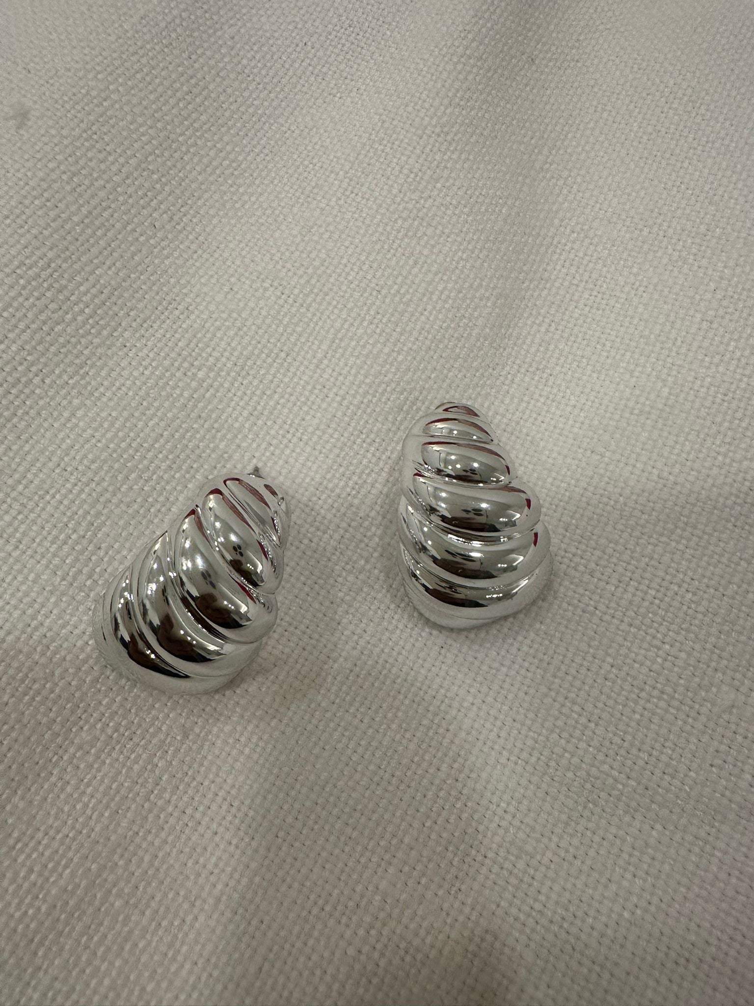 Chrome swirl Studs